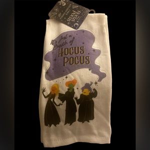 Hocus Pocus Kitchen Towels (2)